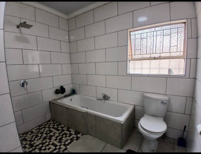 4 BEDROOM FREESTANDING FOR SALE IN SUNAIR PARK